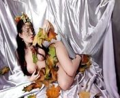 Autumn leaves on a naked body , a beauty masturbates her narrow hole from sexy kanaka hairy naked nipp