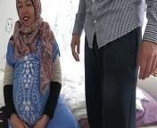 Pregnant Turkish Cleaning Maid Lets German Boss Cum Inside Her Mouth from pregnant woman with turkish hijab from