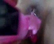 Coli Meki pakai dildo pink ampe Squirt from coli ampe becek