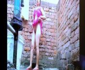 Mast hot beauty desi girl from great ass desi girl showing her assets in a recorded video 2