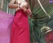 Desi Aunty Ne Khud Bulakar Lal Peticot Mein Jamkar Chut Chudai Karvai from kaisari lal see sexy body in song