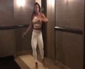 AA singing in elevator from sex woman sing