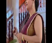 Aunty with the hottest body in sleeveless top from aunty in sleeveless saree flv
