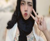 Hijab Trap Masturbation from arab shemale