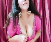 Bhabhi boobs show from bhabhi boobs hilati