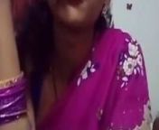 cute girl in saree doing sefles.mp4 from indian girl in saree no br
