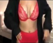 QUE BUENAS TETAS CON ESA LENCERIA ROJA from rooja sex videoson