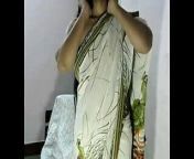 Desi Bhabhi in Saree Hot Camera Show from indian saree hot secamil ilam pengal jatti video