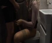 Камера в туалете сняла секс на вечеринке в ночном клубе from google www cam xxxxxls toilet peei