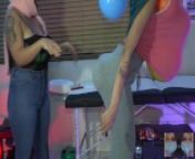 What?Balloon Stuffings in boobs and ass?How can this be with 2 women!? from 美女直播平台怎么样gd698 com gysp