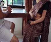 ටීචර්ගේ ගැලවුන සාරිය ඇන්දුවා Sri Lankan Teacher and student sex she teach how to fuck xxx from indian xxx video pond l